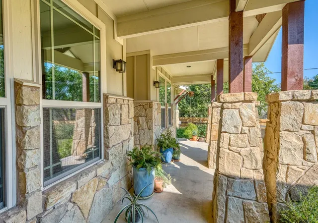 Homes for sale in Spicewood, TX | 706 Rogart Dr, Spicewood, TX 78669 | MLS# 2324667