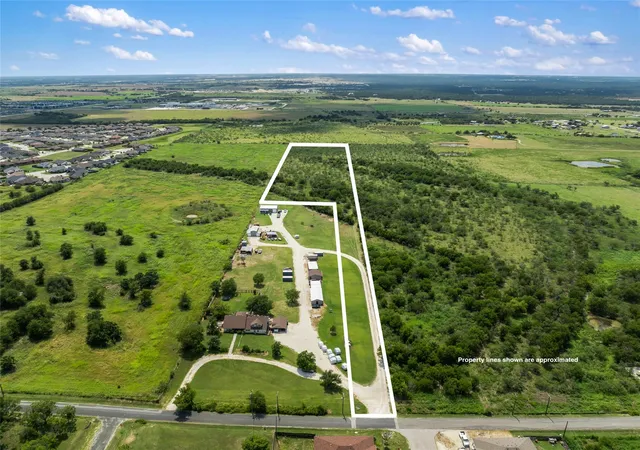 Photo 1 of Land for sale at 925 N 1st St, Jarrell, TX 76537 | MLS# 9274845 | Listing updated on 2026-06-12