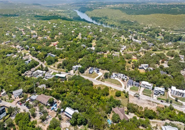 2nd image of 1812 Miami Dr, Austin, TX 78733 | MLS# 7445725