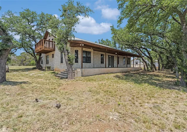 Photo 3 of House for sale at 199 Middleton Rd, Spicewood, TX 78669 | MLS# 8826325 | Listing updated on 2026-05-28