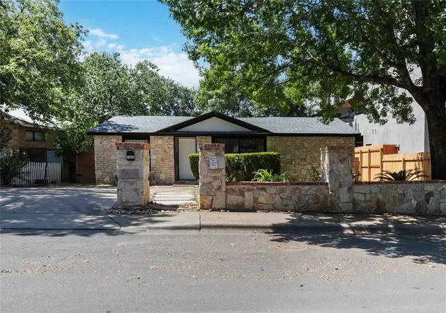 4th image of 1002 Walter St, Austin, TX 78702 | MLS# 2805046