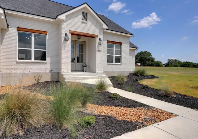 Photo 4 of Single family home for sale at 105 Jacob Dearing St, Blanco, TX 78606 | MLS# 1043204 | Listing updated on 2025-09-24