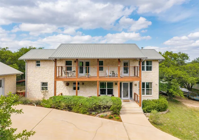 Homes for sale in Spicewood, TX | 326 Lost Cove Dr, Spicewood, TX 78669 | MLS# 5707283