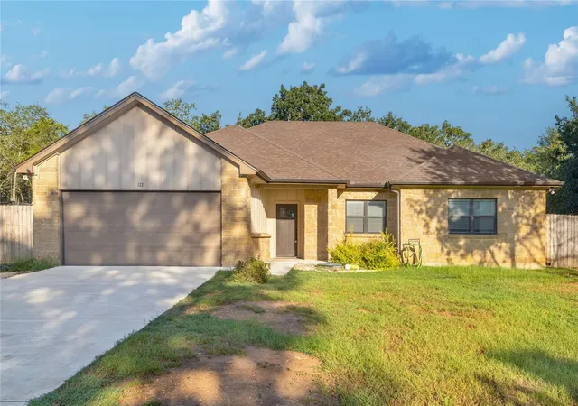 1st image of 122 N Pohakea Dr, Bastrop, TX 78602 | MLS# 7916609