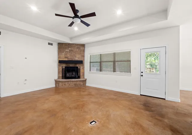 4th image of 122 N Pohakea Dr, Bastrop, TX 78602 | MLS# 7916609