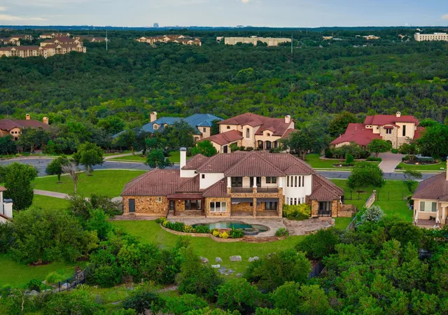Photo 2 of Sale Pending at 8400 Denali Pkwy, Austin, TX 78726 | MLS# 7240758 | Listing updated on 2025-09-11