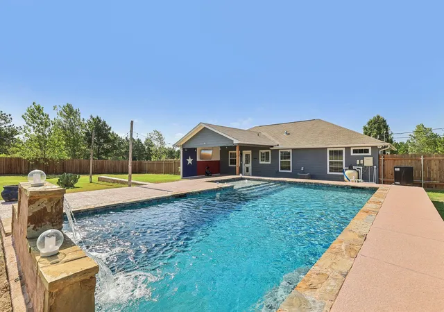 1st image of 165 Cattlemens Dr, Bastrop, TX 78602 | MLS# 4616256