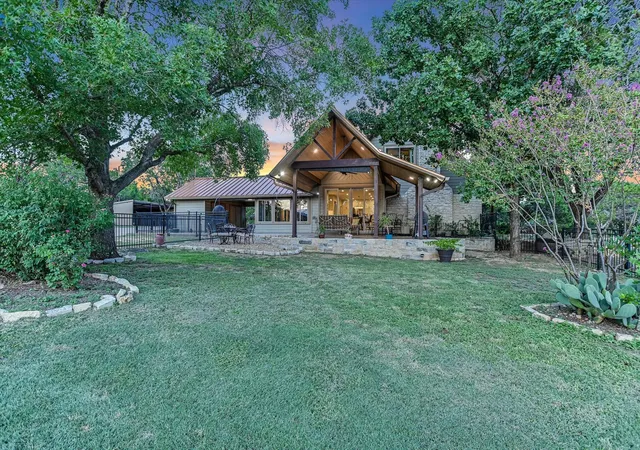 Photo 2 of Single family home for sale at 1005 County Road 414, Spicewood, TX 78669 | MLS# 1059263 | Listing updated on 2026-09-15