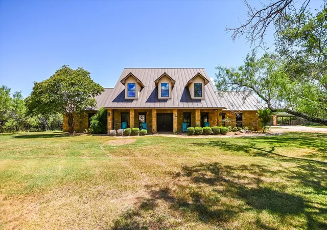 3rd image of 104 The Hills Ln, Horseshoe Bay, TX 78657 | MLS# 3031115
