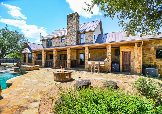 4th image of 104 The Hills Ln, Horseshoe Bay, TX 78657 | MLS# 3031115