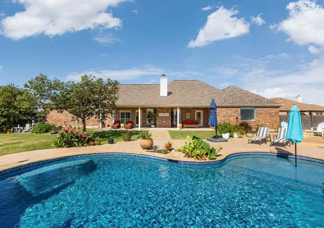 3rd image of 155 Comanche Cir, Hutto, TX 78634 | MLS# 3019407