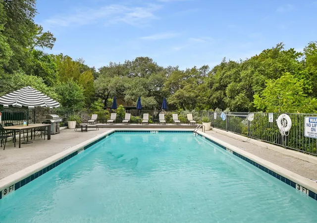 2nd image of 745 E Oltorf St E, Austin, TX 78704