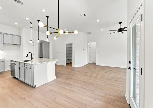 Photo 4 of Single family home for sale at 116 Elm View Dr, Georgetown, TX 78628 | MLS# 6414954 | Listing updated on 2026-08-26