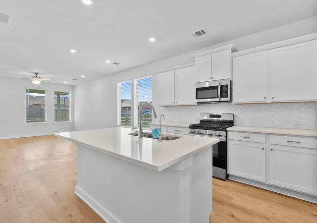 Photo 2 of Single family home for sale at 193 Weaver Ln, Bastrop, TX 78602 | MLS# 3577534 | Listing updated on 2026-08-21