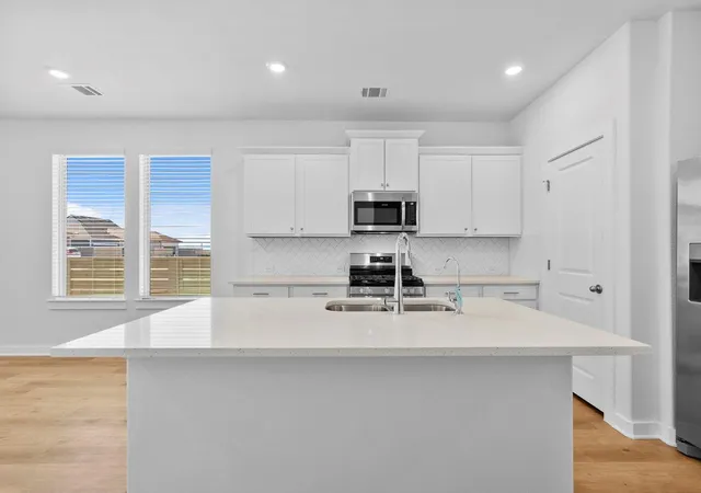 Photo 3 of Single family home for sale at 193 Weaver Ln, Bastrop, TX 78602 | MLS# 3577534 | Listing updated on 2026-08-21