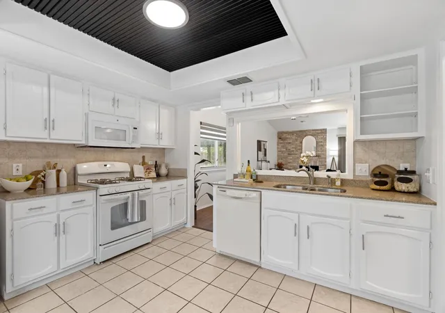 Photo 3 of Condo for sale at 9419 Singing Quail Dr, Austin, TX 78758 | MLS# 5681336 | Listing updated on 2026-09-08