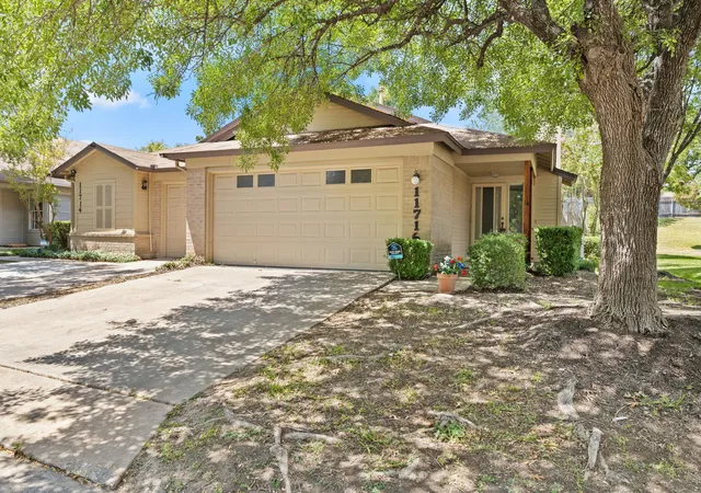 Photo 2 of Townhouse for sale at 11716 Norwegian Wood Dr, Austin, TX 78758 | MLS# 8822045 | Listing updated on 2026-08-25