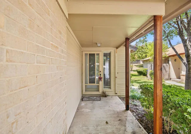 Photo 3 of Townhouse for sale at 11716 Norwegian Wood Dr, Austin, TX 78758 | MLS# 8822045 | Listing updated on 2026-08-25