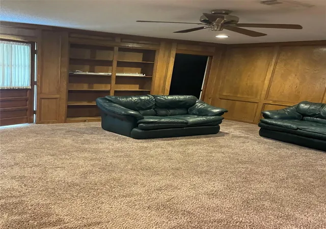 Photo 3 of Single family home for sale at 11 North Hts Dr, La Marque, TX 77568 | MLS# 7230766 | Listing updated on 2026-03-11