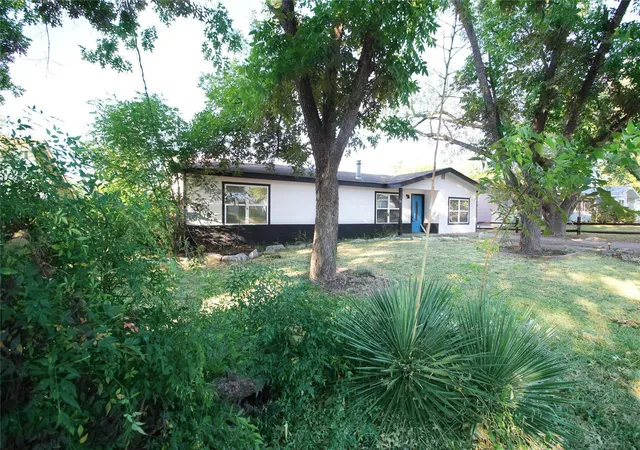 Homes for sale in Fredericksburg, TX | 327 W Mulberry St, Fredericksburg, TX 78624 | MLS# 9222292