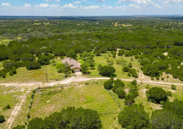 Photo 3 of House for sale at 1705 County Road 111, Lampasas, TX 76550 | MLS# 1443885 | Listing updated on 2026-10-09