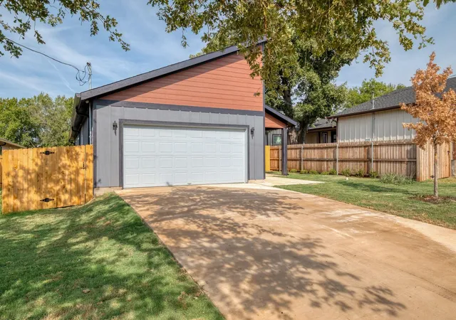 Homes for sale in Elgin, TX | 202 Washington St, Elgin, TX 78621 | MLS# 3861444