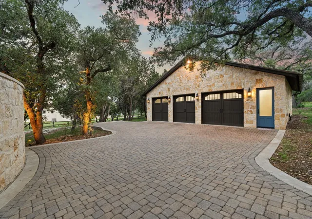Photo 4 of Single family home for sale at 11941 Overlook Pass, Austin, TX 78738 | MLS# 5971502 | Listing updated on 2026-07-20