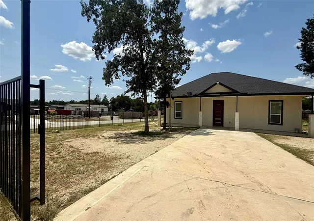 1st image of 146 Buena Fortuna Rd, Elgin, TX 78621 | MLS# 7628121
