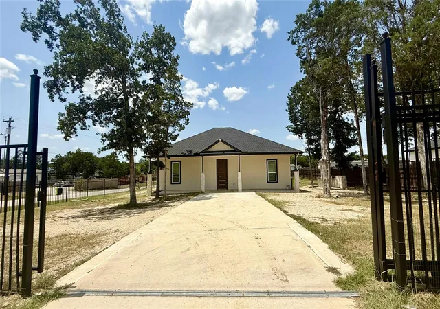 2nd image of 146 Buena Fortuna Rd, Elgin, TX 78621 | MLS# 7628121