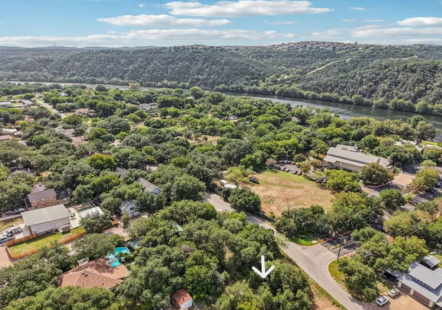 Photo 4 of Sale Pending at 12610 River Bnd, Austin, TX 78732 | MLS# 1633621 | Listing updated on 2026-08-24
