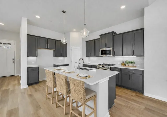 4th image of 8515 Dongan Dr, Austin, TX 78744 | MLS# 4688304