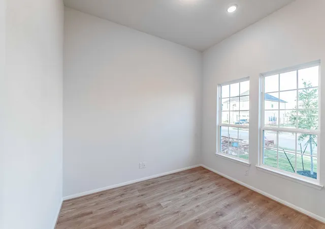 2nd image of 332 Hollister Dr, Liberty Hill, TX 78642 | MLS# 1375677