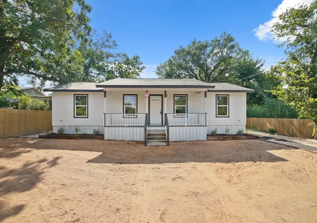 Photo 1 of Single family home for sale at 713 Burkett St, Taylor, TX 76574 | MLS# 2811734 | Listing updated on 2026-09-21