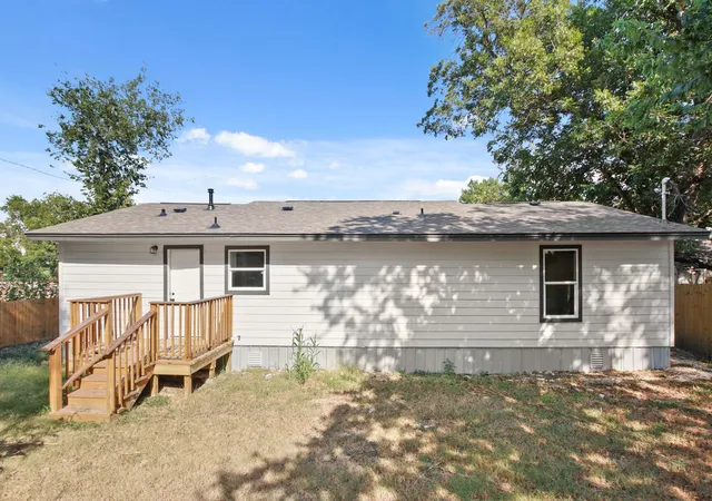 Photo 3 of Single family home for sale at 713 Burkett St, Taylor, TX 76574 | MLS# 2811734 | Listing updated on 2026-09-21