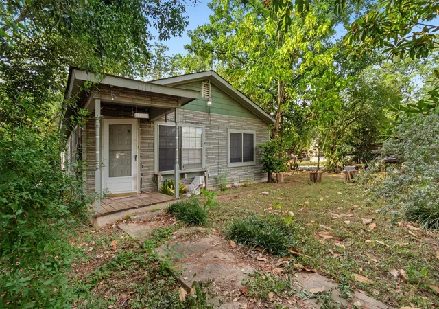 3rd image of 1008 Linden St, Austin, TX 78702 | MLS# 2212827