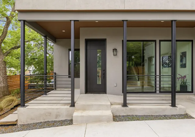 3rd image of 2300 Bluebonnet Ln, Austin, TX 78704 | MLS# 4361229