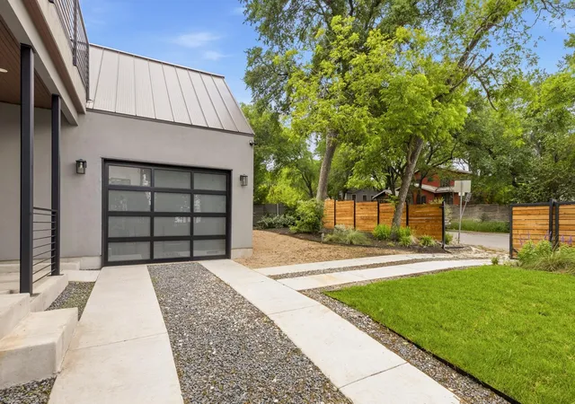 4th image of 2300 Bluebonnet Ln, Austin, TX 78704 | MLS# 4361229