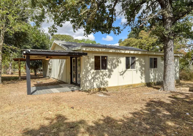 Photo 3 of Single family home for sale at 176 Lacy Dr, Elgin, TX 78621 | MLS# 5529822 | Listing updated on 2026-09-21