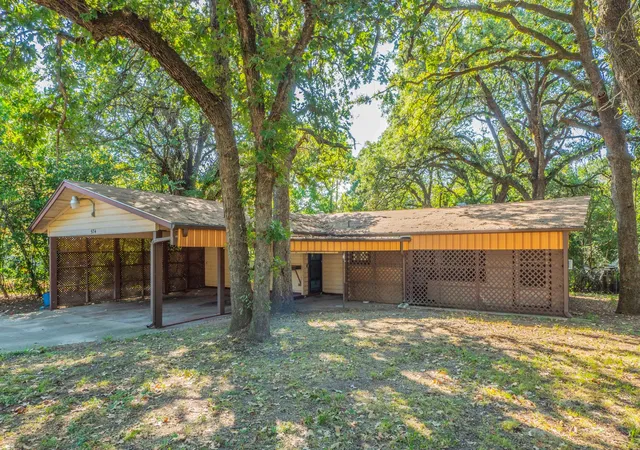 Homes for sale in Rockdale, TX | 574 Oaklawn Dr, Rockdale, TX 76567 | MLS# 1053475
