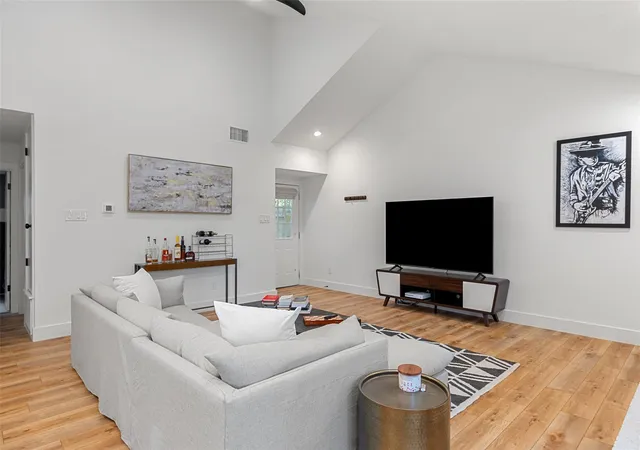 2nd image of 2001 Parker Ln #101, Austin, TX 78741 | MLS# 6633218