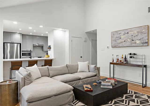 4th image of 2001 Parker Ln #101, Austin, TX 78741 | MLS# 6633218