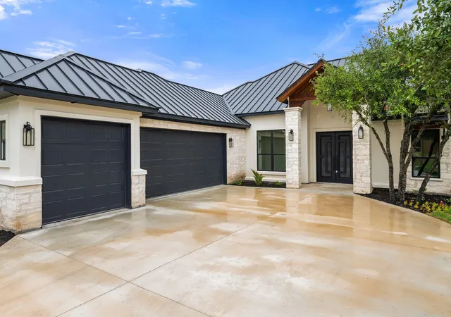 Photo 3 of Sale Pending at 517 Vale Pond Spur, Georgetown, TX 78633 | MLS# 1562089 | Listing updated on 2026-08-26