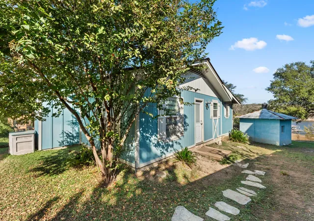 Photo 2 of Single family home for sale at 1327 Lake Shore Dr, Spicewood, TX 78669 | MLS# 8610925 | Listing updated on 2026-08-24