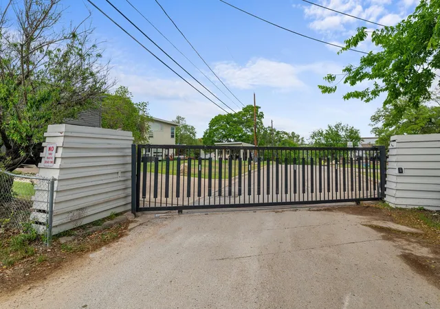 2nd image of 1707 Lipan Trl, Austin, TX 78733 | MLS# 4831731