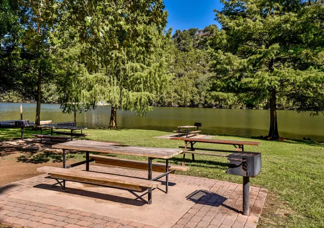 24th image of 1707 Lipan Trl, Austin, TX 78733 | MLS# 4831731
