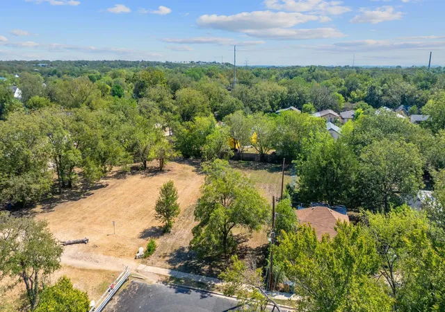 4th image of 1135 Saucedo St, Austin, TX 78721 | MLS# 9539110