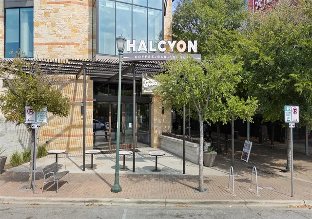 36th image of 1701 Simond Ave #206, Austin, TX 78723 | MLS# 6514019