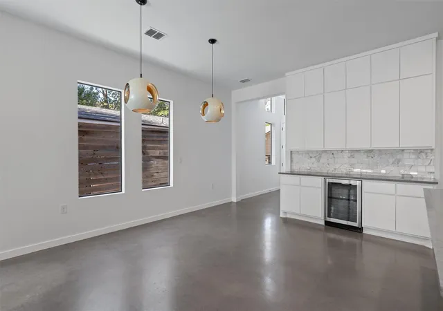 5th image of 1107 Taulbee Ln, Austin, TX 78757