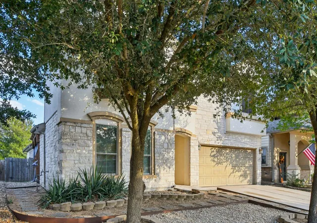 2nd image of 634 Irvin Dr, San Marcos, TX 78666 | MLS# 6400195
