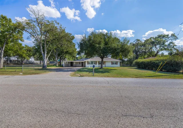 2nd image of 1906 Gun And Rod Rd, Brenham, TX 77833 | MLS# 5716004